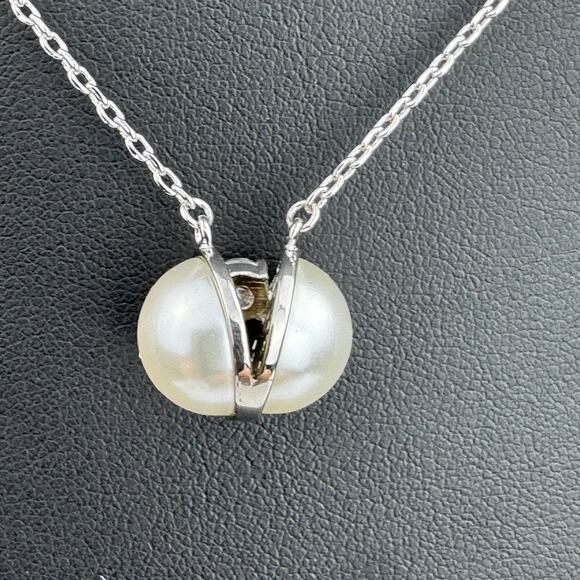 Yin & King Faux Pearl Rhinestone Pendant Necklace Silver Tone Chain NWT - Picture 6 of 7